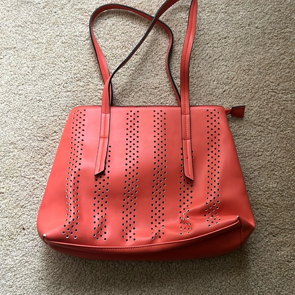 Seven Hills Hollie Perforated Tote bag - Picture 1 of 9